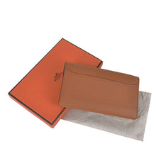 Load image into Gallery viewer, Hermes Wallet H6023 Ladies Cow Leather