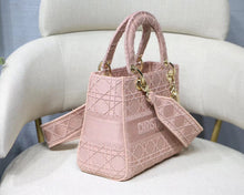 Load image into Gallery viewer, Dior Medium Lady D-Lite Bag In Pink Embroidered Canvas