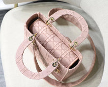 Load image into Gallery viewer, Dior Medium Lady D-Lite Bag In Pink Embroidered Canvas