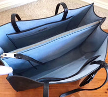 Load image into Gallery viewer, Prada Etiquette Tote Bag In Black Calf Leather
