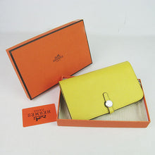 Load image into Gallery viewer, Hermes Wallet H001 Wallet Cow Leather Green
