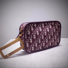 Load image into Gallery viewer, Dior Diorquake Clutch In Bordeaux Dior Oblique Canvas
