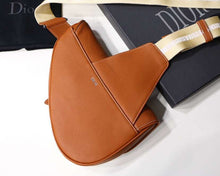 Load image into Gallery viewer, Dior Men&#39;s Saddle Belt Bag In Brown Grained Calfskin

