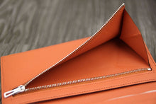 Load image into Gallery viewer, Hermes Bearn Gusset Wallet In Crevette Epsom Leather
