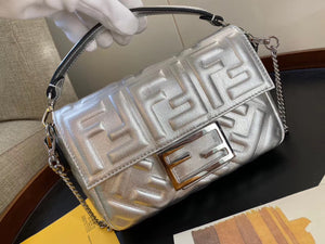 藤井フミヤ　FF Cutout bag「Silver Cage」 Fendi White FF PVC Leather Small Kan I (Pre‑Owned)