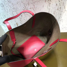 Load image into Gallery viewer, Fendi Cherry Kan I F Logo Shopper Bag
